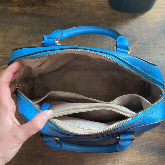 Michael Kors small purse - Picture 3 of 3